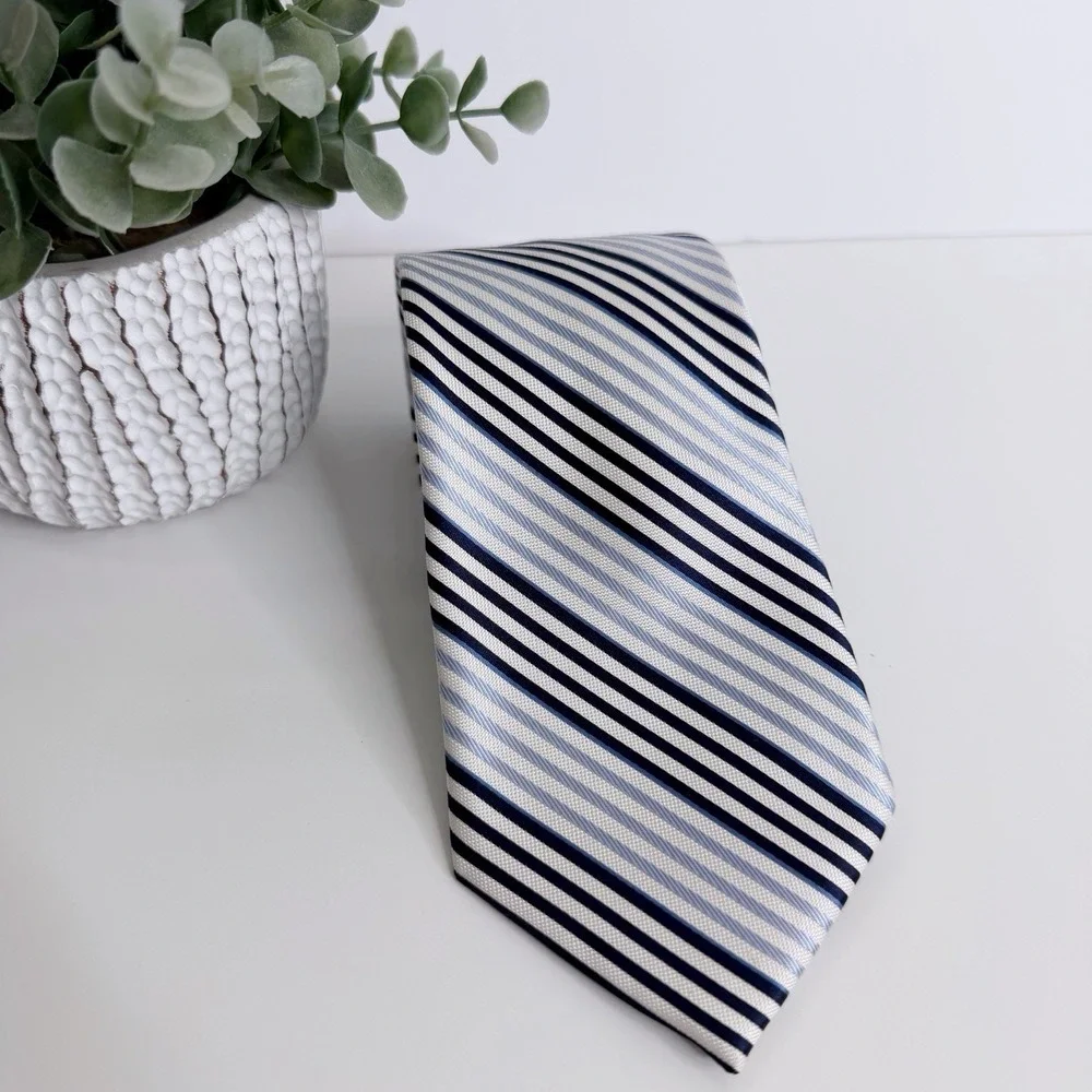 NWOT Nautica Men's Silk Tie Blue White Stripe 3 3/8‎ X 59 1/2